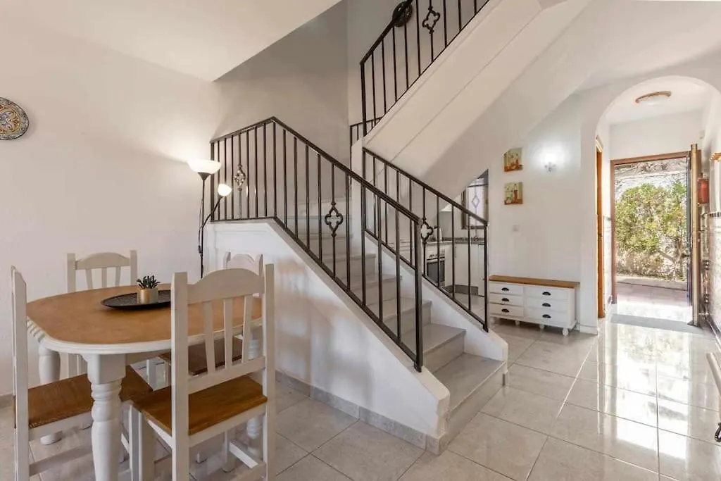 Tropicana Townhouse, 2 Bedroom Next To The Pool Nerja 0*,  Spain